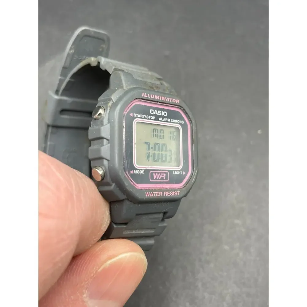 Casio Women's Quartz Digital Gray Resin Band 30mm Watch LA-20WH-8A Works